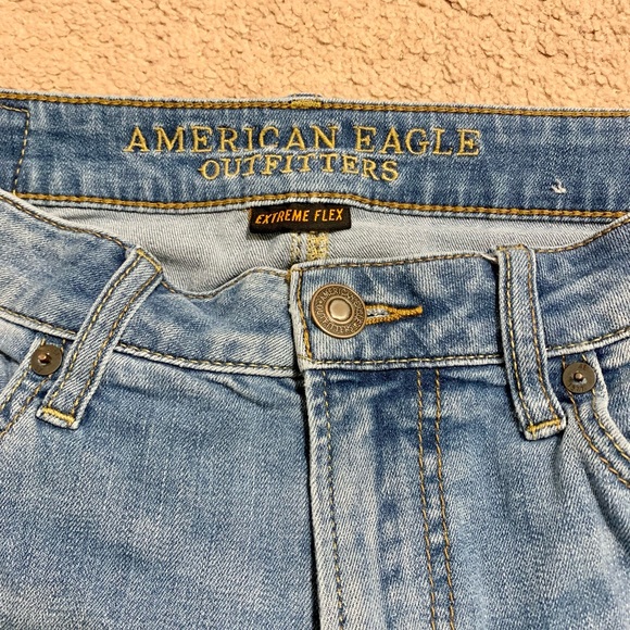 American Eagle Men’s Extreme Flex Original Bootcut Jeans Medium-Light Wash - Picture 6 of 7